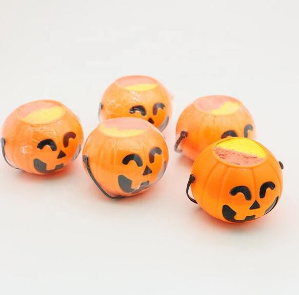 Bomba tal-banju tal-qargħa ħamra ta 'Halloween