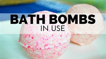 10 Modi għaqlija biex tuża l-bombi tal-banju