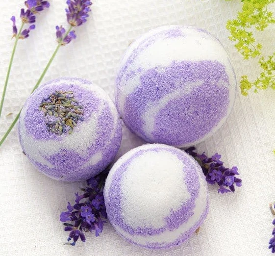 Bombi tad-doċċa tal-lavanda naturali
